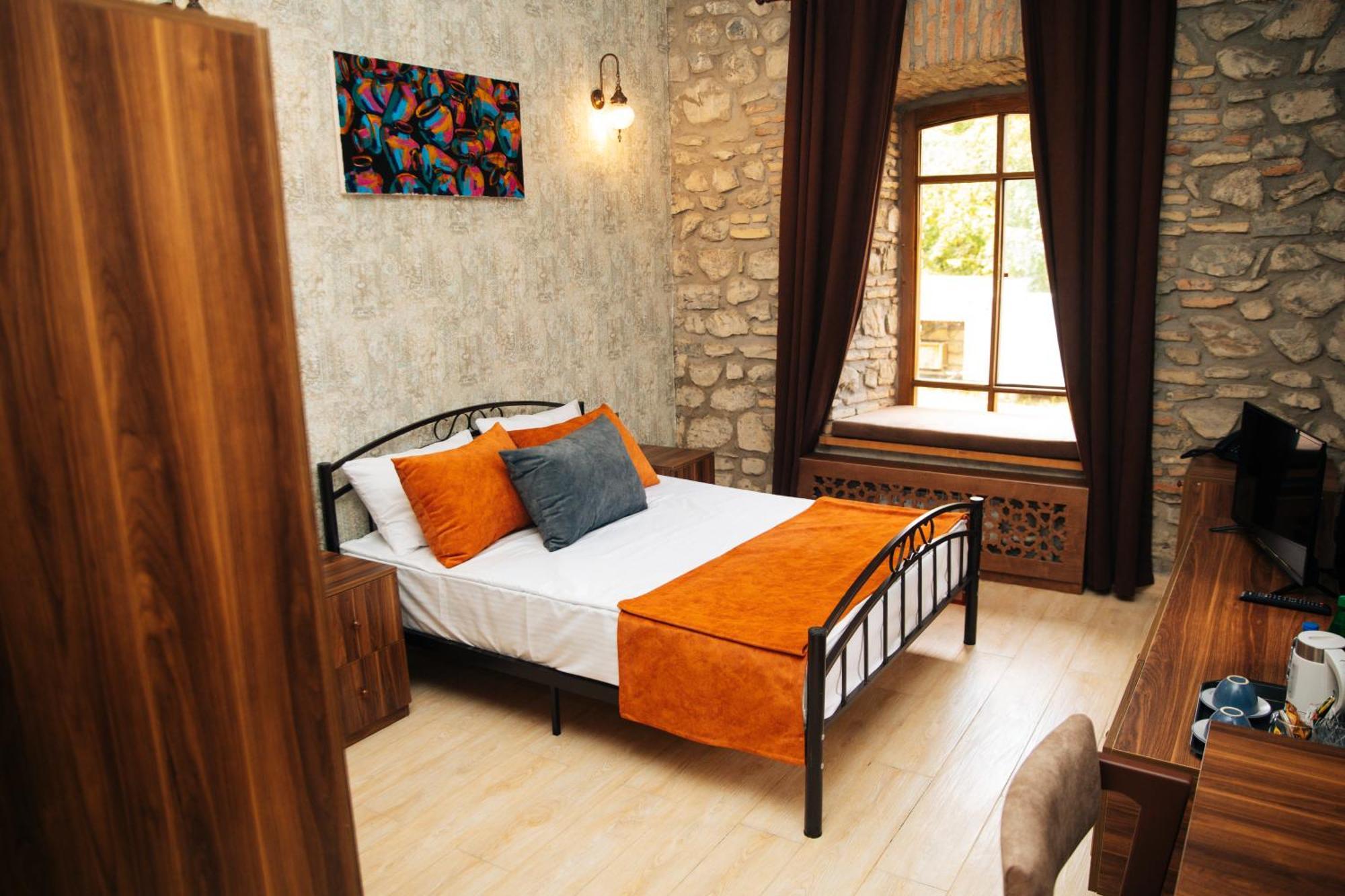 Art Hotel By Abad Guest Şǝki Exterior foto