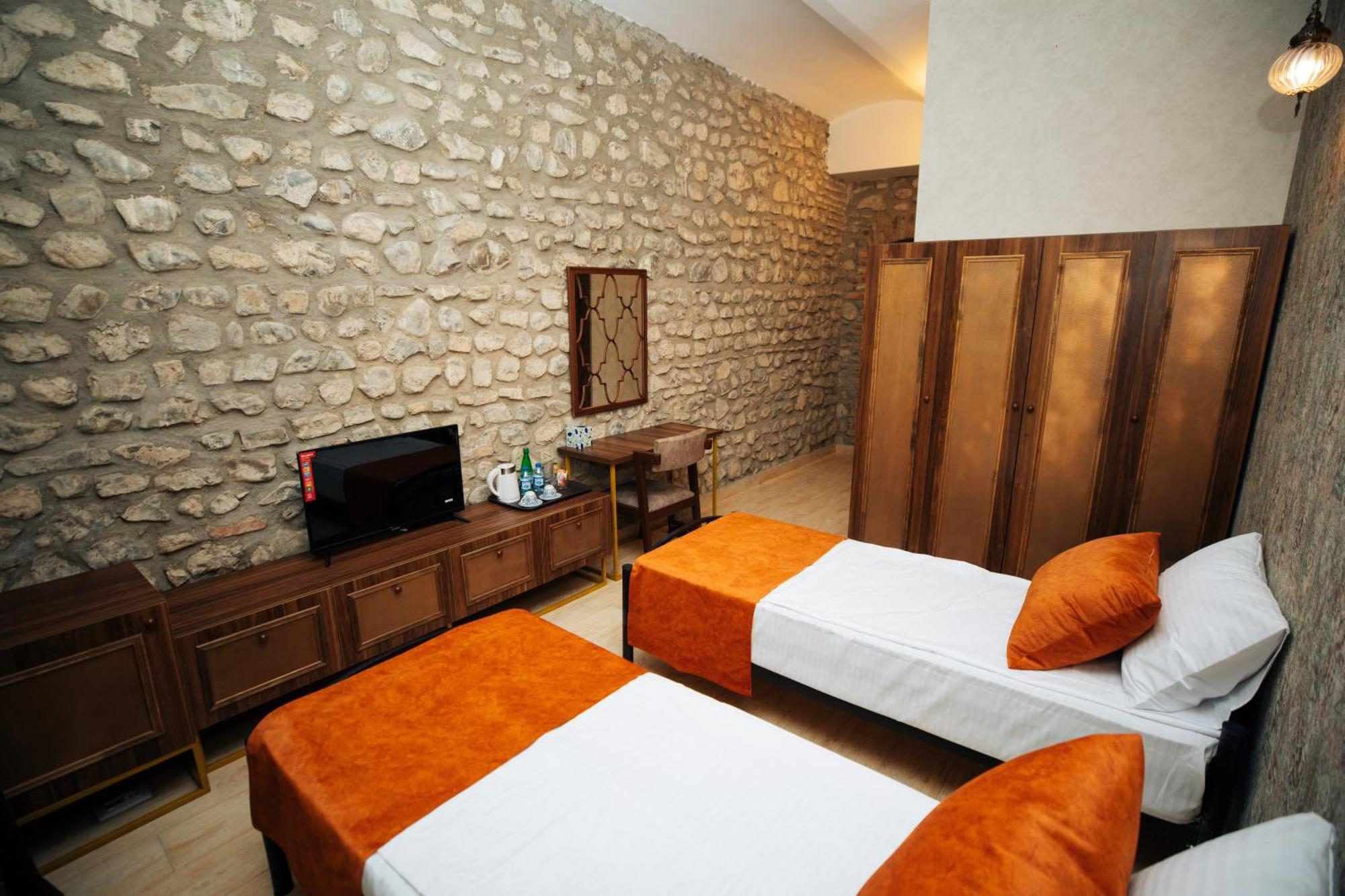 Art Hotel By Abad Guest Şǝki Exterior foto