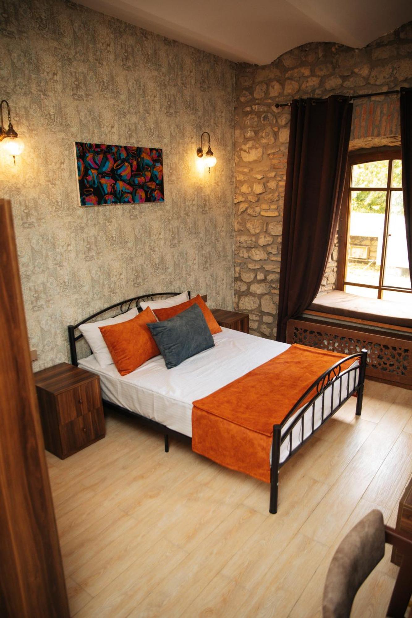Art Hotel By Abad Guest Şǝki Exterior foto